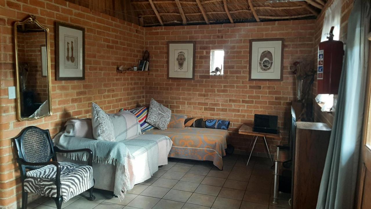Twin Peaks Cottages And Horse Trekking Maseru Exterior foto