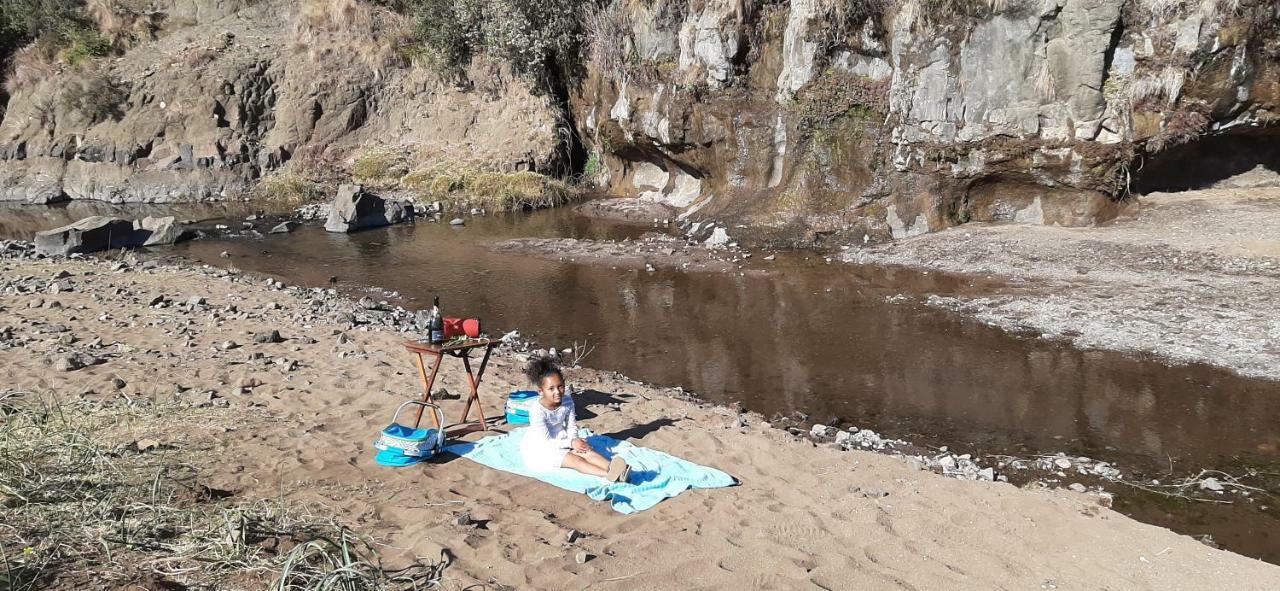 Twin Peaks Cottages And Horse Trekking Maseru Exterior foto